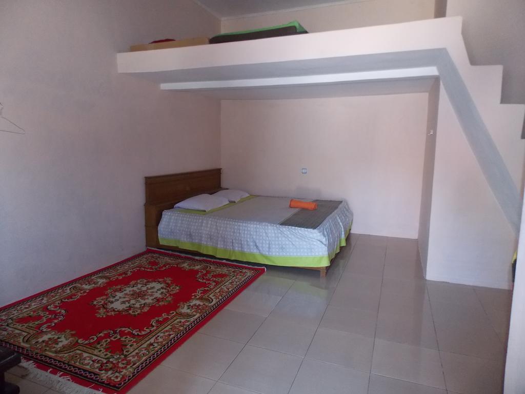 Hotel Putra Sindang Asih Batukaras Room photo