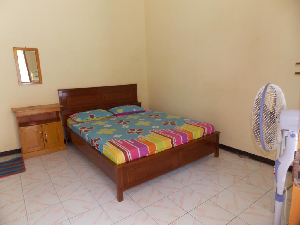 Hotel Putra Sindang Asih Batukaras Room photo
