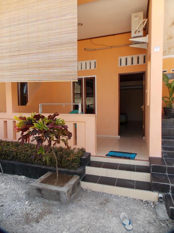 Hotel Putra Sindang Asih Batukaras Exterior photo